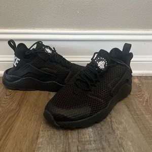 Nike Air Huarache - Black - Size 8